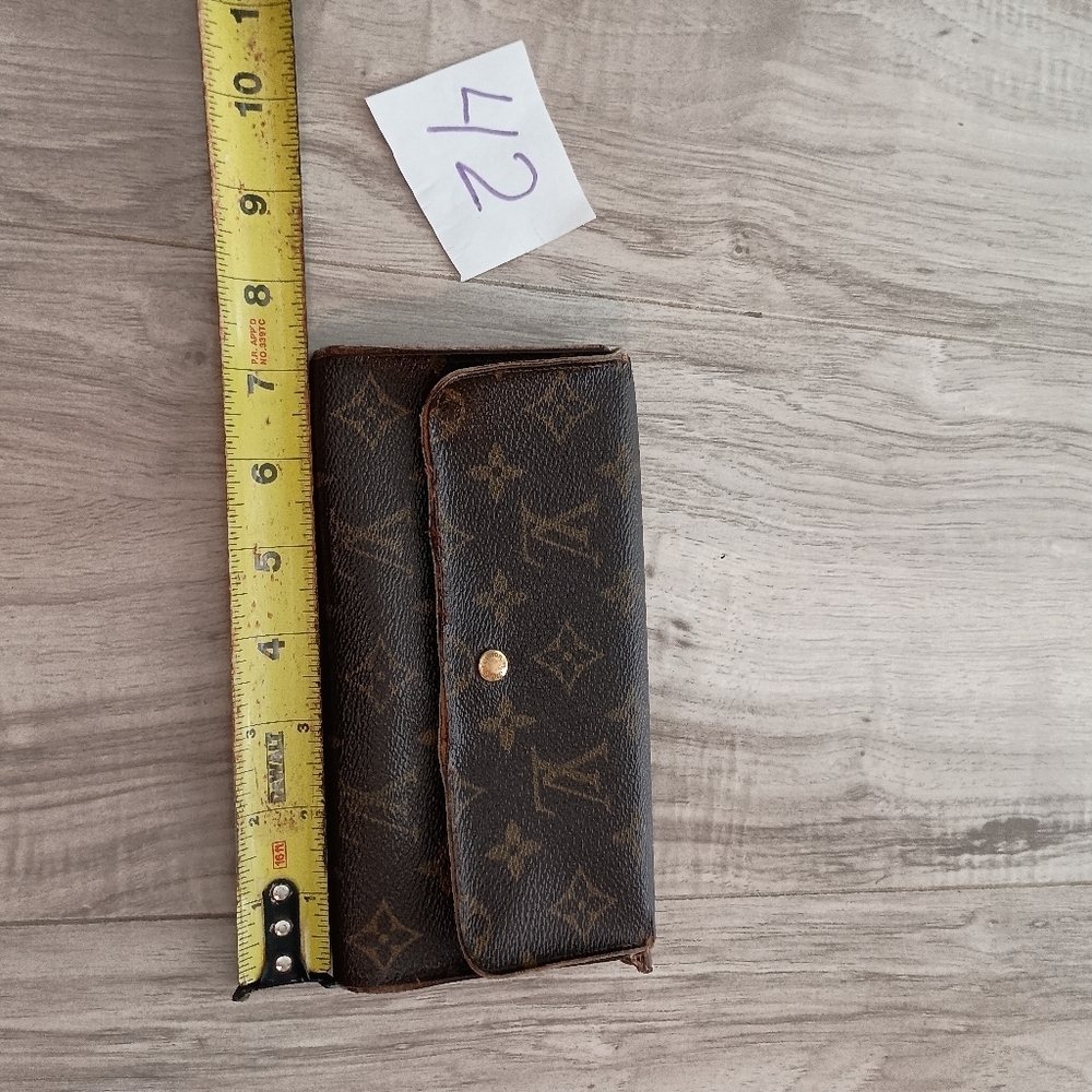 Louis Vuitton Monogram Sarah Long Wallet - Picture 13 of 14